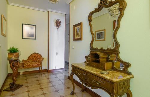 Colindres Villa | Villa Cecilia - Casa marinera con piscina y jardín