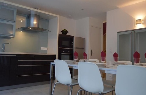 Chateauroux House | Villa Châteauroux, 2 bedrooms, 4 persons