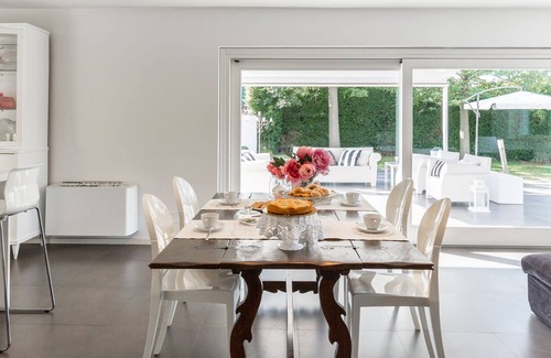 Valverde Villa | VILLA CHARLOTTE, CONTEMPORARY DESIGN HOME WITH PRIVATE POOL