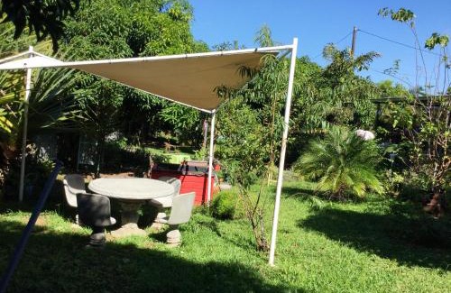 Trois Mares Villa | Villa chaleureuse près de Le Tampon avec piscine partagée