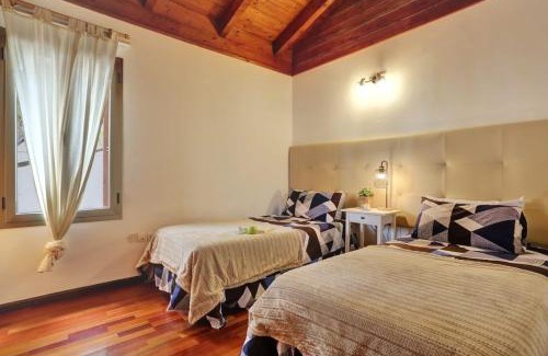 Juan Fernandez House | Villa Charly