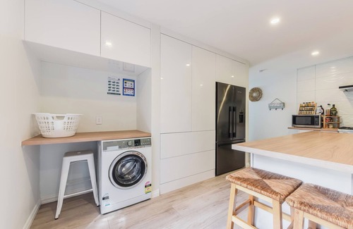 Nelson South House | Villa Charm - Nelson Holiday Home