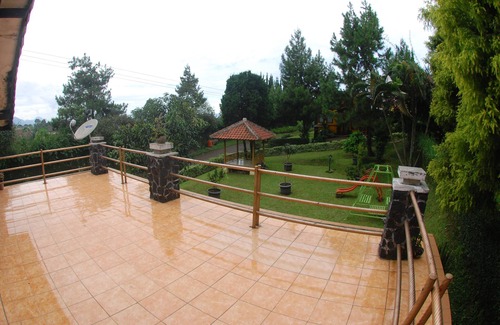 Parongpong Villa | Villa ChavaMinerva Istana Bunga-Lembang