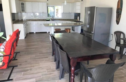 El Hawaii Ski Chalet | Villa Chelinita - Monterrico beach front