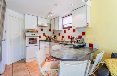 Sommieres Villa | Villa 'Chéri' with Shared Pool, Wi-Fi and Air Conditioning