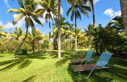 Le Morne Brabant Villa | Villa Chez Zaza in a beautiful garden of palmtrees
