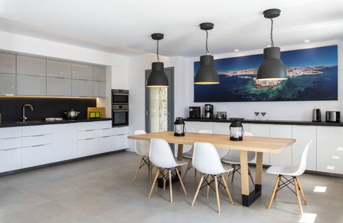 Plintri Villa | Villa Chi - Ten Bedroom Villa, Sleeps 24