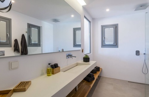 Plintri Villa | Villa Chi - Ten Bedroom Villa, Sleeps 24