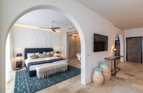 Saints Constantine and Helena Hotel | Villa Chinka by Astor Garden Hotel