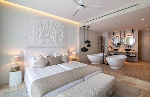 Saints Constantine and Helena Hotel | Villa Chinka by Astor Garden Hotel
