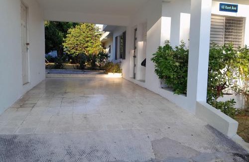 IronShore Estates Villa | Villa Chinnor-Kent Ave