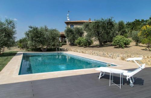 Seggiano Villa | Villa Chiugi by PosarelliVillas
