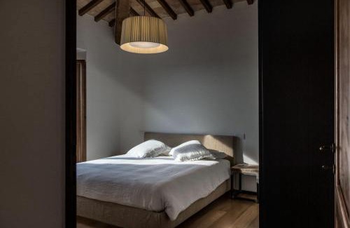 Seggiano Villa | Villa Chiugi by PosarelliVillas