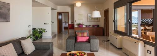 Marathi Villa | Villa Chloe by the sea