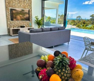Maret Villa | VILLA CHLOE - SEAVIEW - 4 Bedrooms