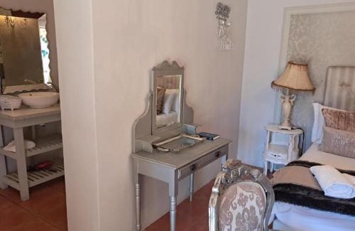 Porterville House | Villa ChoCoLatt Guest House and Porta Taverna Restaurant