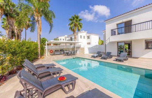 Peyia Town Villa | Villa Christina Coral