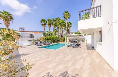Peyia Town Villa | Villa Christina Coral