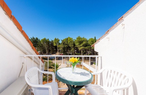 Zrce Villa | Villa Christina - room for up to 4 people with pool, max. capacity 30 people
