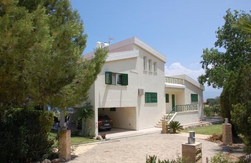 Latchi Villa | Villa Chrysanthia