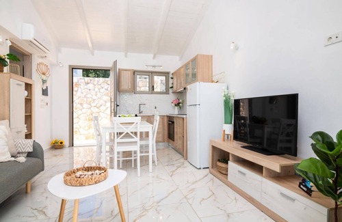 Alonia Villa | Villa Chrysso Horio 1 by Villa Plus