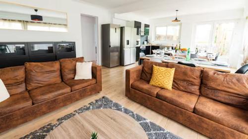 Cholet House | VILLA CITY GARDEN - Maison Spacieuse et Jardin - Proche Centre ville