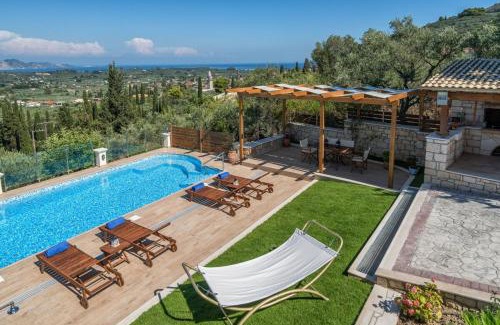 Mouzaki Villa | Villa Clairy 3-Bedroom Villa with Private Pool