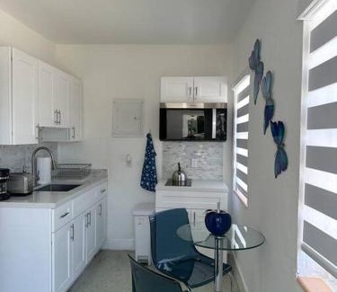 East Little Havana Apartment | Villa Clara Blue-Little Havana