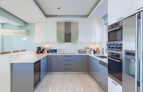 Chlorakas Villa | VILLA CLEOPATRA 5 bed, 20 metres from Ocean, Stunning Sea Views, Roof Terrace