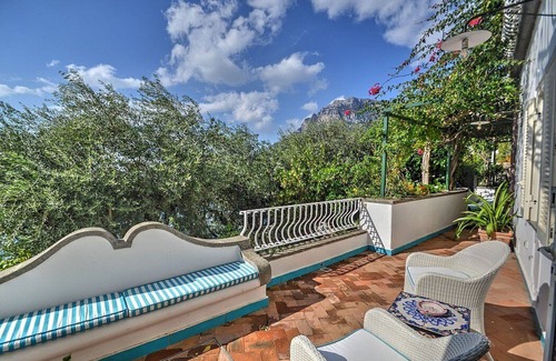 Arienzo Villa | Villa Cleopatra: An elegant and welcoming two-story villa built sheer above the sea, with Free WI-FI.