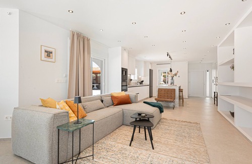 Rio Velez Villa | Villa 'Clery Algarrobo' with sea views, Wi-Fi and air conditioning