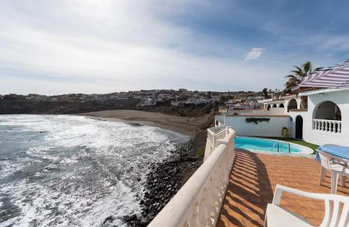 Telde Villa | Villa Coki Deluxe - First line of the beach