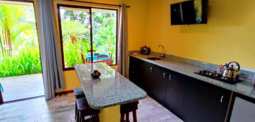 Nuevo Arenal House | Villa Colibri at LakeGardens
