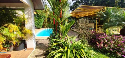 Nuevo Arenal House | Villa Colibri at LakeGardens