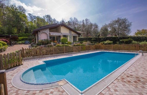 Besozzo Villa | Villa Collina: Stunning 5 bedroom villa with pool