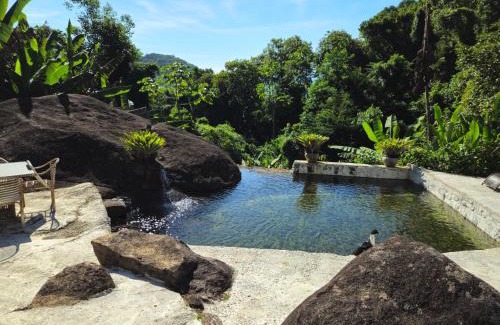 Ubatuba Villa | Villa com piscina, loft e 5 suítes - Praia do Léo