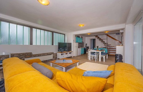 Klenovica Villa | Villa comfortably furnished with pool