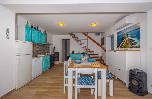 Klenovica Villa | Villa comfortably furnished with pool