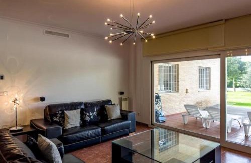 L'Eliana Villa | Villa con piscina, jardín y aire acondicionado en La Eliana-L'Eliana