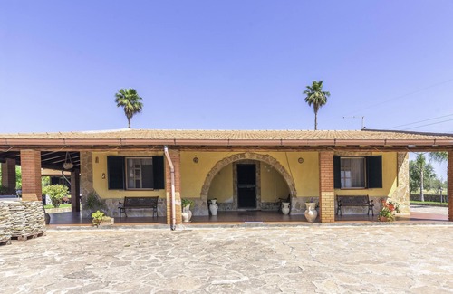 Melilli Villa | Villa "Con Piscina Vicino Al Mare" with Private Pool, 2 Private Terraces & Wi-Fi