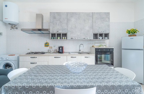 Granelli Villa | Villa 'Con Tre Camere Da Letto' with Private Terrace, Shared Garden and Air Conditioning