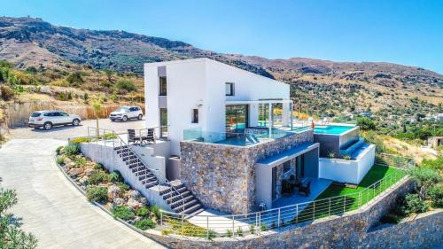 Katochori Villa | Villa Con Vista- Heated Pool 4 bdr sleeps 8