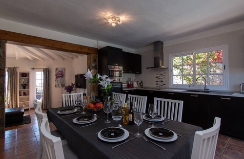 Buzanada Villa | Villa Consuelo. Attractive 5 Bedroom Villa. Private Heated Pool. BBQ.