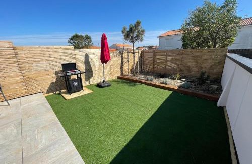 La Tranche-sur-Mer House | Villa Contemporaine Près de la Plage avec Jardin, Terrasse et Wifi - FR-1-22-359