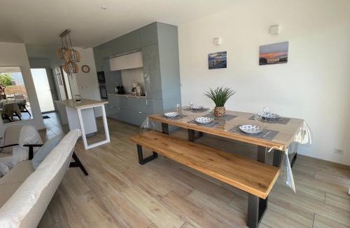 La Tranche-sur-Mer House | Villa Contemporaine Près de la Plage avec Jardin, Terrasse et Wifi - FR-1-22-359