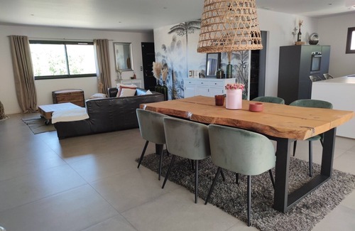 Magalas Villa | Villa Contemporaine Avec Piscine !