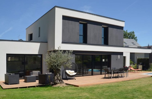 Sautron Villa | Villa Contemporaine Avec Piscine a Proximité Immédiate des Commerces