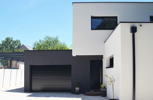 Sautron Villa | Villa Contemporaine Avec Piscine a Proximité Immédiate des Commerces