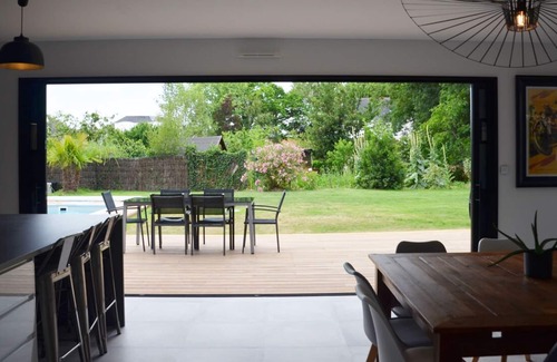 Sautron Villa | Villa Contemporaine Avec Piscine a Proximité Immédiate des Commerces
