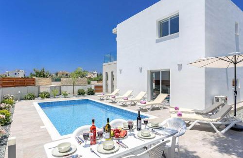 Pegeia Villa | Villa Coral Bay
